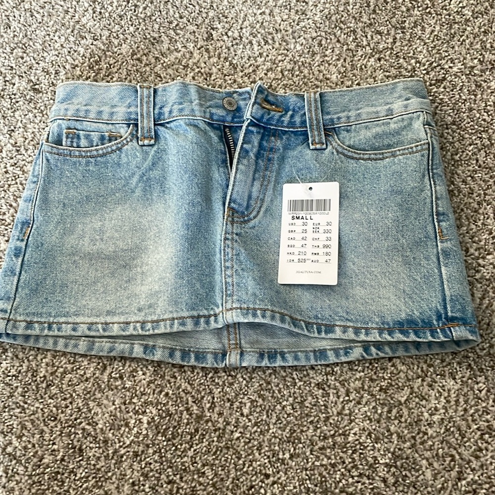 Brandy Melville Jean skirt. Small NWT